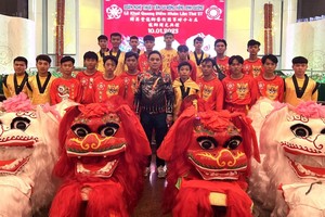 徐梓衡师傅与徒儿们合照。