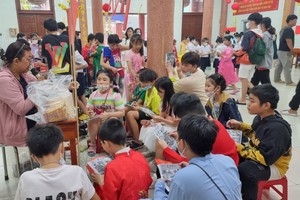 颍川双语学校举办新春盛会