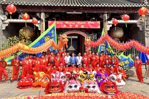 衡英堂在穗城会馆天后庙合照。