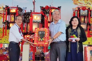 平阳省土龙木天后宫标投圣灯