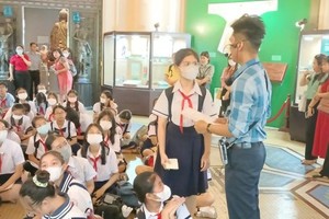 参赛学生分享关于民族历史传统的见解。（图：秋心）
