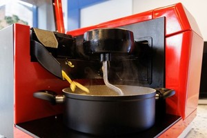 菜肴全由机械人烹制。（图：互联网）