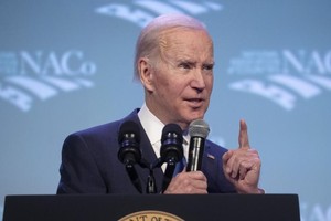 美国总统拜登当地时间14日在美国华盛顿举行的NACo2023年立法会议上发言。（图：EPA）