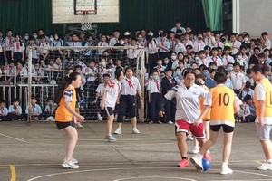 麦剑雄学校举办女中学生足球赛