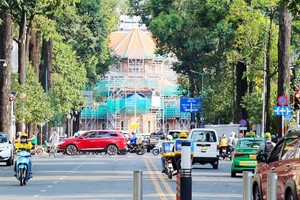 从圣母大教堂至龟池区域的范玉石街道属于“超级步行街”研究范围内，以其特色为历史-文化区域 。 