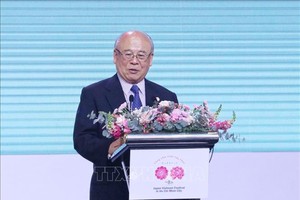 日越联盟特别顾问武部勤在会上致词。（图：越通社）