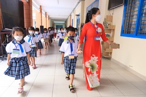 本市还缺少3643名小学教师。
