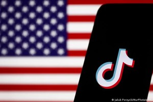 美国白宫2月27日给予政府机构30天的期限，要求他们在其联邦设备和系统上卸载TikTok。（图：互联网）