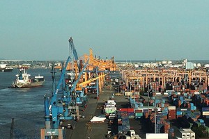 今年的进出口活动期望维持两位数增长。