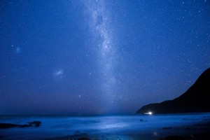 英国小岛获评欧洲首个国际暗夜保护区。（图：新华社）