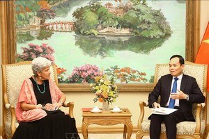 政府副总理陈留光（右）接见美国商务部负责国际贸易的副部长玛丽莎‧拉戈。