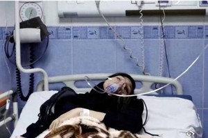 伊朗当局称已经逮捕数百起女学生中毒案涉案嫌疑人。（图：路透社）