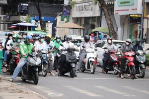 很多年轻人每次中午出门都会感觉疲倦。