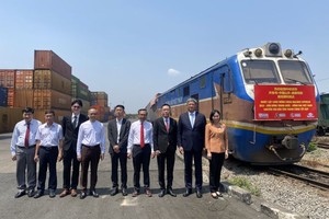 中国山东“齐鲁号”班列首达同奈省