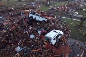 美南部龙卷风袭击致 26 人死