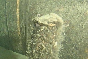 “北溪2号”管道附近海床发现一个管状物。（图：互联网）