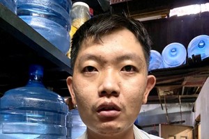 文长发胸前的蟹足肿。