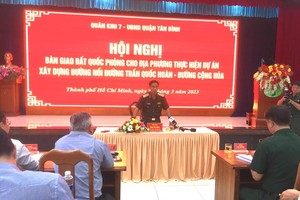 第七军区副司令、参谋长邓文雄少将在会议上发言。（图：云山）