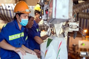 各家进出口企业要制定汇率波动应对场景。