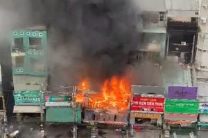 平盛郡某饭店失火 1人死亡