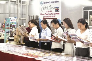 第六郡举办越南读书日与读书文化日