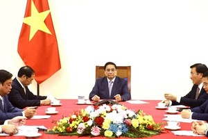 政府总理范明政与中国总理李强通电话