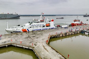 越中两国海警进行联合巡逻