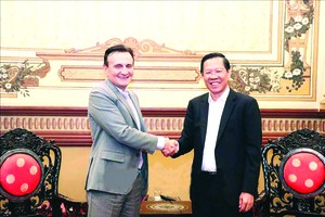 本市与阿斯利康集团促进合作