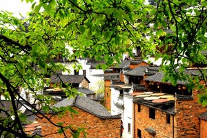 山里人家 肖明 摄