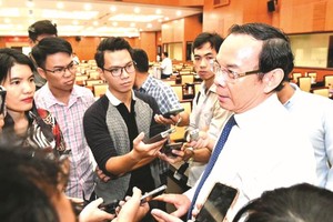 市委成立工作小组监察重点项目