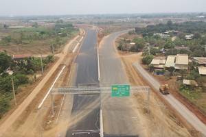 藩切-油曳高速一隅。（图：何英战）