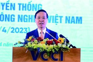 企业奉公守法为国家发展作贡献