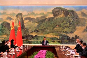 越南共产党代表团礼节性拜会中共中央总书记、中国国家主席习近平。（图：杜有兴）