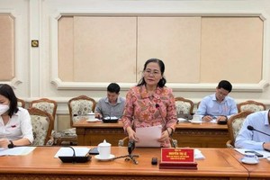 为土地使用权证签发工作纾困