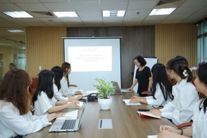 目前不少年轻人因种种理由，而碍于在办公室工作的趋势。