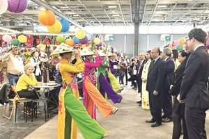 越南企业参加巴黎博览会