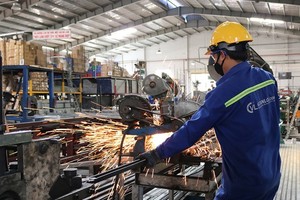 许多企业已主动与各教育单位配合以培训满足市场需求的劳动队伍