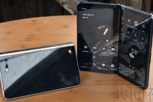 谷歌首款可折叠智能手机《PixelFold》。（图：共同社）