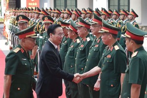 国防情报日益强大及出色完成任务