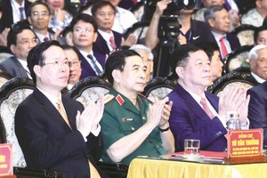 胡伯伯访问南定省 60 周年纪念活动