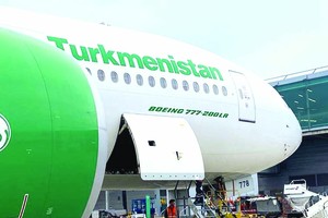 越英首条货运航线开通