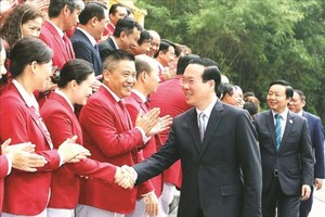 国家主席表彰东运会优秀运动员和教练