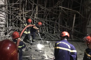 救护队伍赶抵现场开展应急救护措施。（图：刘香）