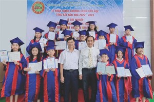 颍川双语学校结业暨毕业典礼