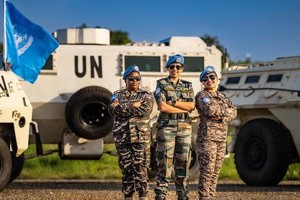 分别来自于纳米比亚、印度和蒙古的三位南苏丹特派团维和人员。（图：联合国）