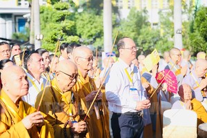 上香缅怀释广德菩萨自焚60周年 