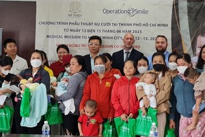 为唇腭裂儿童带来微笑