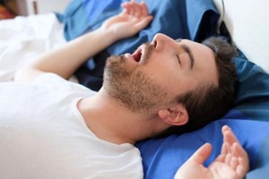 新研究首次证明，通过睡眠期间海马体和大脑皮层之间的交流，大脑中的记忆能够得到持久巩固。（示意图：互联网）