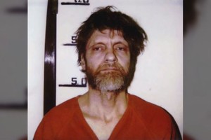 美国炸弹狂徒卡钦斯基狱中死亡，终年81岁。（图：视频截图）