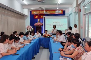 第十一郡妇联会主席段氏清水在座谈会上发表。